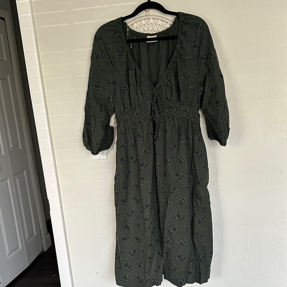 Universal Thread Dark Green Floral Long Sleeve Dress